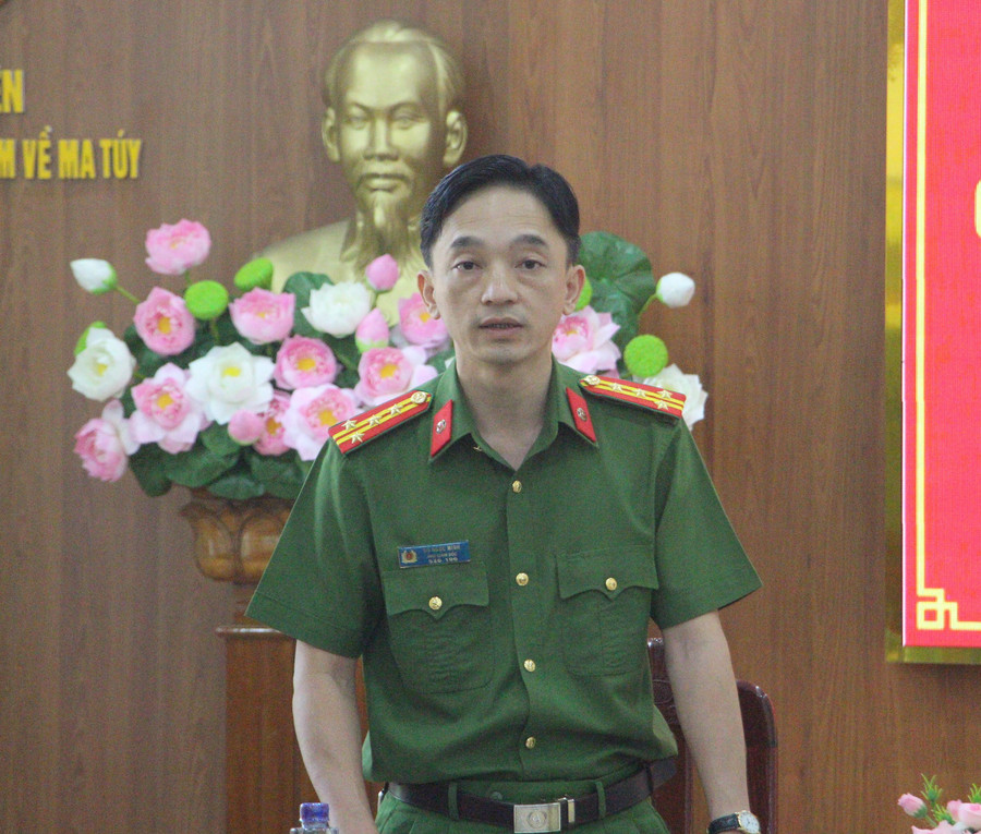 Đại tá Đỗ Ngọc Minh phát biểu tại buổi lễ. img-4359.jpg