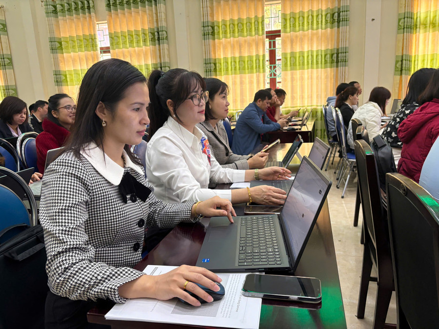 Qua các buổi tập huấn chuyên môn, chất lượng đội ngũ nhà giáo Điện Biên ngày càng được nâng cao. ud-ai-2.jpg