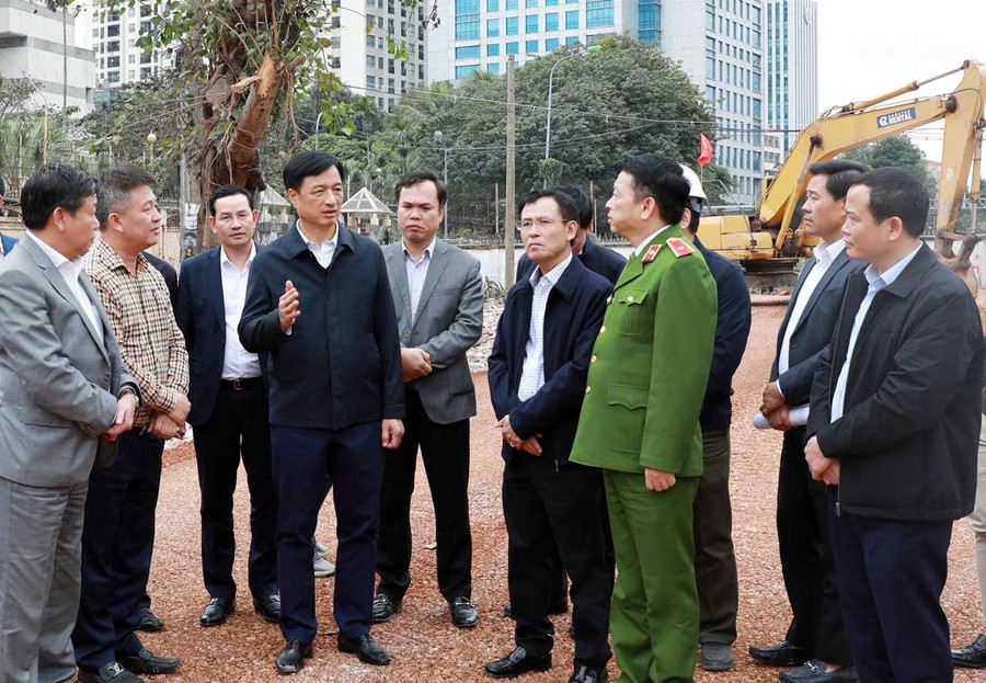 Bi thư Thành ủy Hà Nội Nguyễn Duy Ngọc kiểm tra thực địa việc triển khai dự án đường Vành đai 1. bi-thu-thanh-uy-ha-noi-nguyen-duy-ngoc-kiem-tra-thuc-dia-viec-trien-khai-du-an-duong-vanh-dai-1.jpg