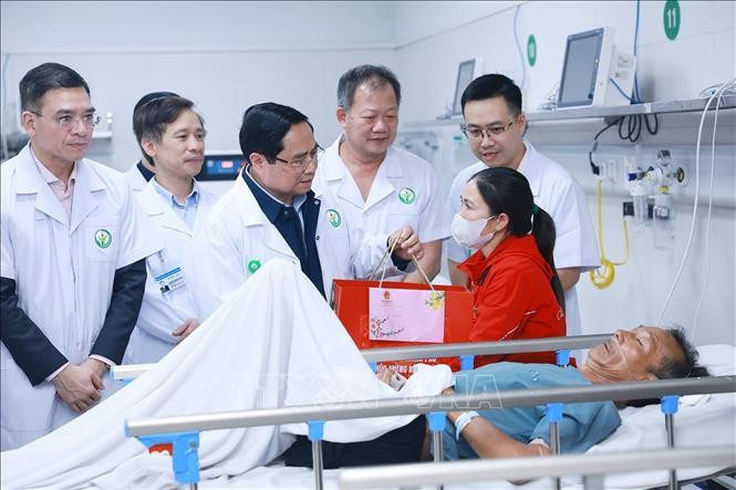 Thủ tướng Phạm Minh Chính thăm, chúc Tết, tặng quà cho bệnh nhân đang điều trị tại Bệnh viện hữu nghị Việt Đức. Ảnh: Dương Giang/TTXVN Thủ tướng Phạm Minh Chính thăm, chúc Tết, tặng quà cho bệnh nhân đang điều trị tại Bệnh viện hữu nghị Việt Đức. Ảnh: Dương Giang/TTXVN