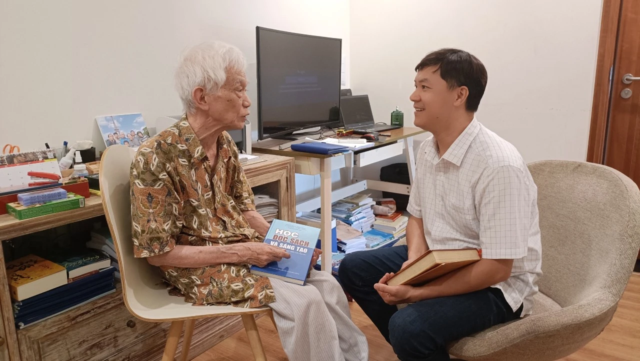 PGS.TS Đặng Quốc Bảo trao đổi với phóng viên Báo Giáo dục và Thời đại. Ảnh: NVCC PGS.TS Đặng Quốc Bảo trao đổi với phóng viên Báo Giáo dục và Thời đại. Ảnh: NVCC