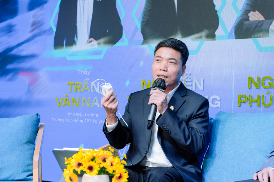 Ông Trần Vân Nam cho biết khung chương trình đào tạo chuyên ngành “Công nghệ Chip & Bán Dẫn” và “Lập trình Ứng dụng AI” sẽ bám sát nhu cầu thực tiễn của xã hội và Link Vào Trang Chủ MM88.COM Chính Thức anh-6-nl.jpg
