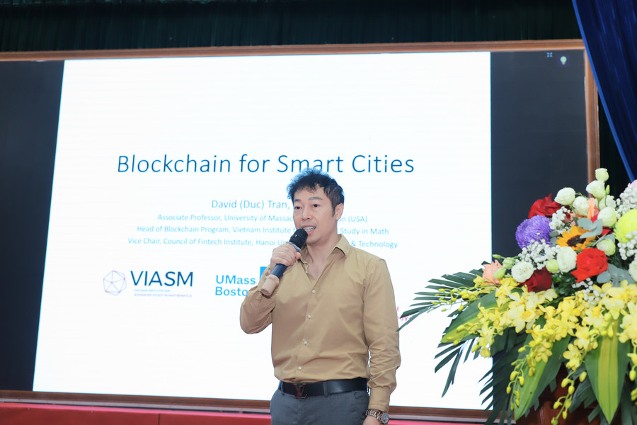 GS. David (Duc) Tran – MM888 bảo mật tuyệt đối Massachusetts Boston (Hoa Kỳ) trình bày tham luận gs-david-duc-tran-dai-hoc-massachusetts-boston-hoa-ky-trinh-bay-tham-luan.jpg