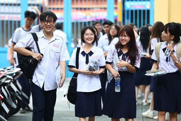 Đăng nhập vào MM886 Việt Nam TP.Hồ Chí Minh sau khi kết thúc môn Ngữ Văn picture1-cd.jpg