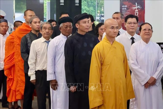 cu-hanh-trong-the-le-quoc-tang-nguyen-chu-tich-nuoc-tran-duc-luong-17.jpg