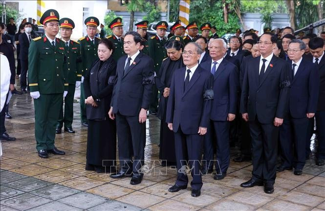 cu-hanh-trong-the-le-quoc-tang-nguyen-chu-tich-nuoc-tran-duc-luong-11.jpg