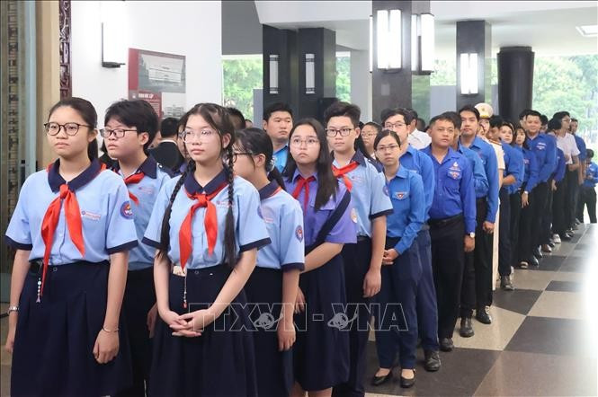 cu-hanh-trong-the-le-quoc-tang-nguyen-chu-tich-nuoc-tran-duc-luong-18.jpg