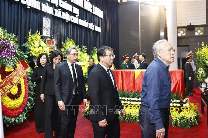 cu-hanh-trong-the-le-quoc-tang-nguyen-chu-tich-nuoc-tran-duc-luong-15.jpg