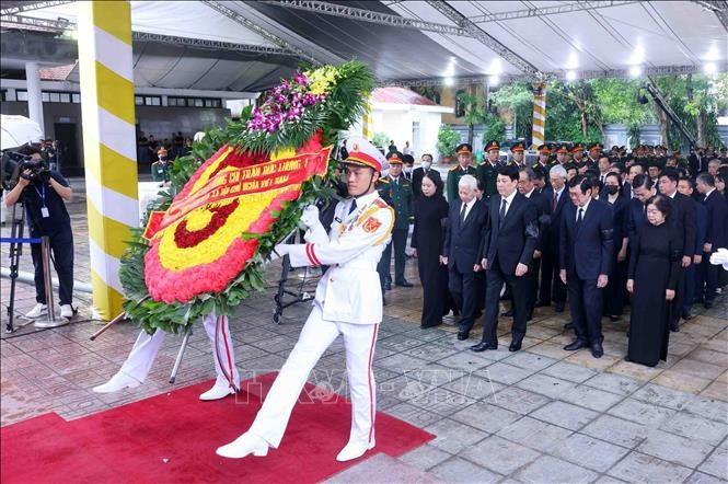 cu-hanh-trong-the-le-quoc-tang-nguyen-chu-tich-nuoc-tran-duc-luong-7.jpg