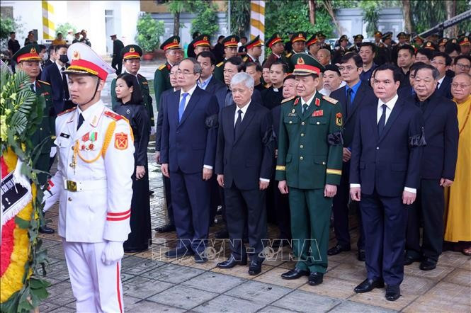 cu-hanh-trong-the-le-quoc-tang-nguyen-chu-tich-nuoc-tran-duc-luong-13.jpg