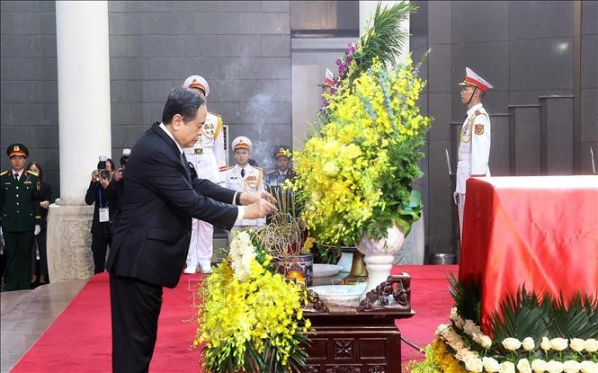 cu-hanh-trong-the-le-quoc-tang-nguyen-chu-tich-nuoc-tran-duc-luong-12.jpg