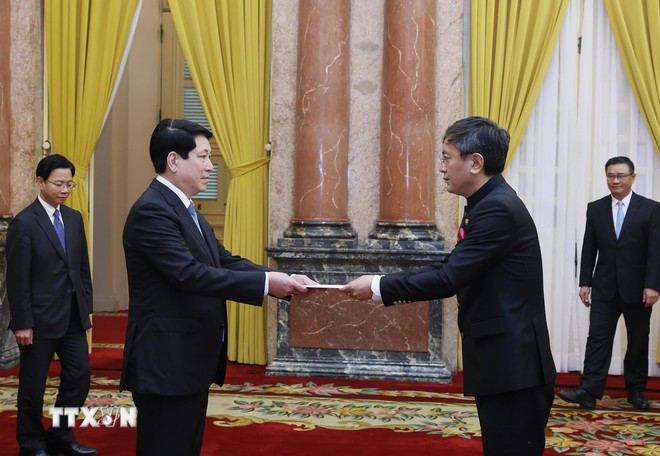 chu-tich-nuoc-luong-cuong-tiep-dai-su-cac-nuoc-trinh-thu-uy-nhiem-3.jpg