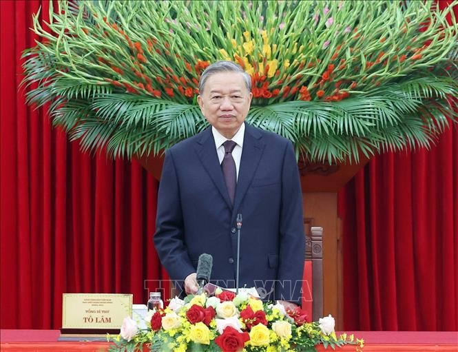 tong-bi-thu-to-lam-gap-mat-nong-dan-xuat-sac-nha-khoa-hoc-cua-nha-nong-nam-2025-6.jpg