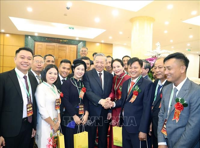 tong-bi-thu-to-lam-gap-mat-nong-dan-xuat-sac-nha-khoa-hoc-cua-nha-nong-nam-2025-5.jpg