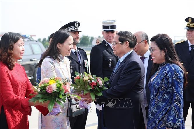 thu-tuong-pham-minh-chinh-den-paris-tiep-tuc-cac-hoat-dong-tai-phap-4.jpg