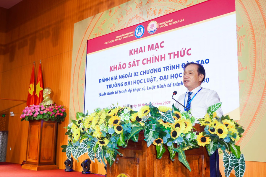 PGS.TS Đoàn Đức Lương - Hiệu trưởng Trường MM888 bảo mật tuyệt đối Luật, MM888 bảo mật tuyệt đối Huế phát biểu. 1.jpg