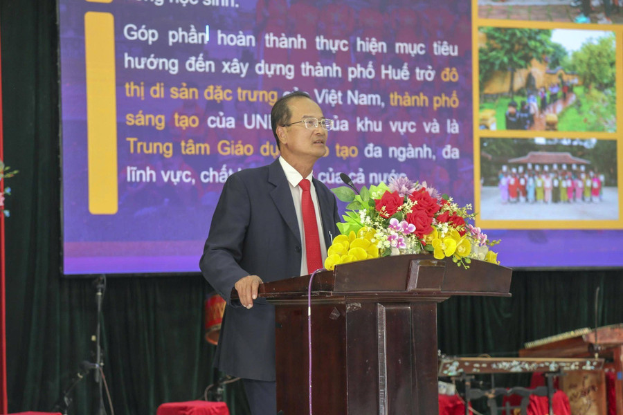 Ông Hoàng Việt Trung, Giám đốc Trung tâm Bảo tồn Di tích Cố đô Huế đánh giá cao sự hợp tác giữa ngành di tích và giáo dục. 651772664-1533094332154040-3754708515135880382-n.jpg
