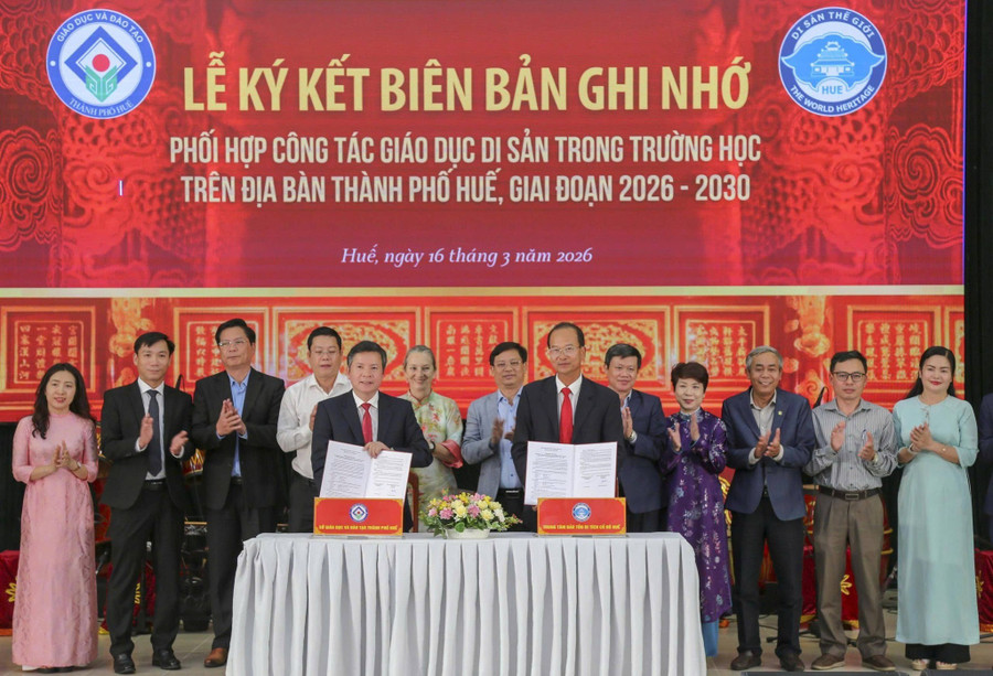 Sở GD&ĐT TP Huế và Trung tâm Bảo tồn Di tích Cố đô Huế ký biên bản ghi nhớ phối hợp công tác GDDS trong trường học trên địa bàn TP Huế, giai đoạn 2026-2030. 653434788-1533094875487319-5624901653095762649-n.jpg