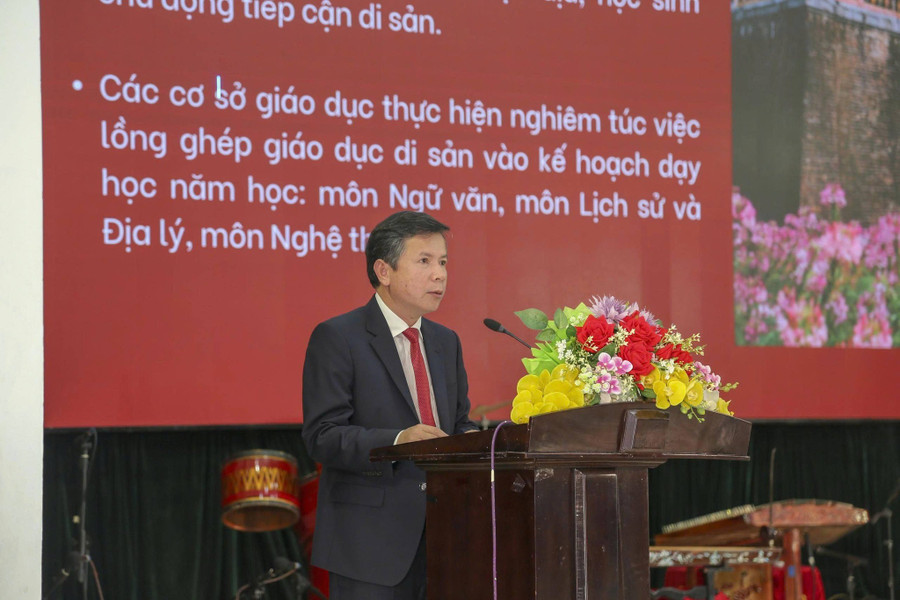 Ông Nguyễn Tân, Giám đốc Sở GD&ĐT TP Huế phát biểu tại hội nghị. 653382244-1533094275487379-6154361965319861383-n.jpg