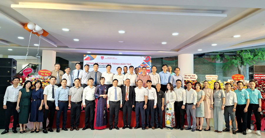 z6796124724427-56bdd677119633125ff91d589cb58bcc.jpg