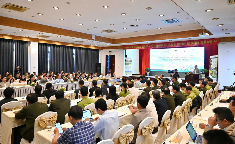 Đông đảo đại biểu về tham dự Diễn đàn. z7482399702997-23a97b52e952c9b15a5c485d27ca1bbd.jpg