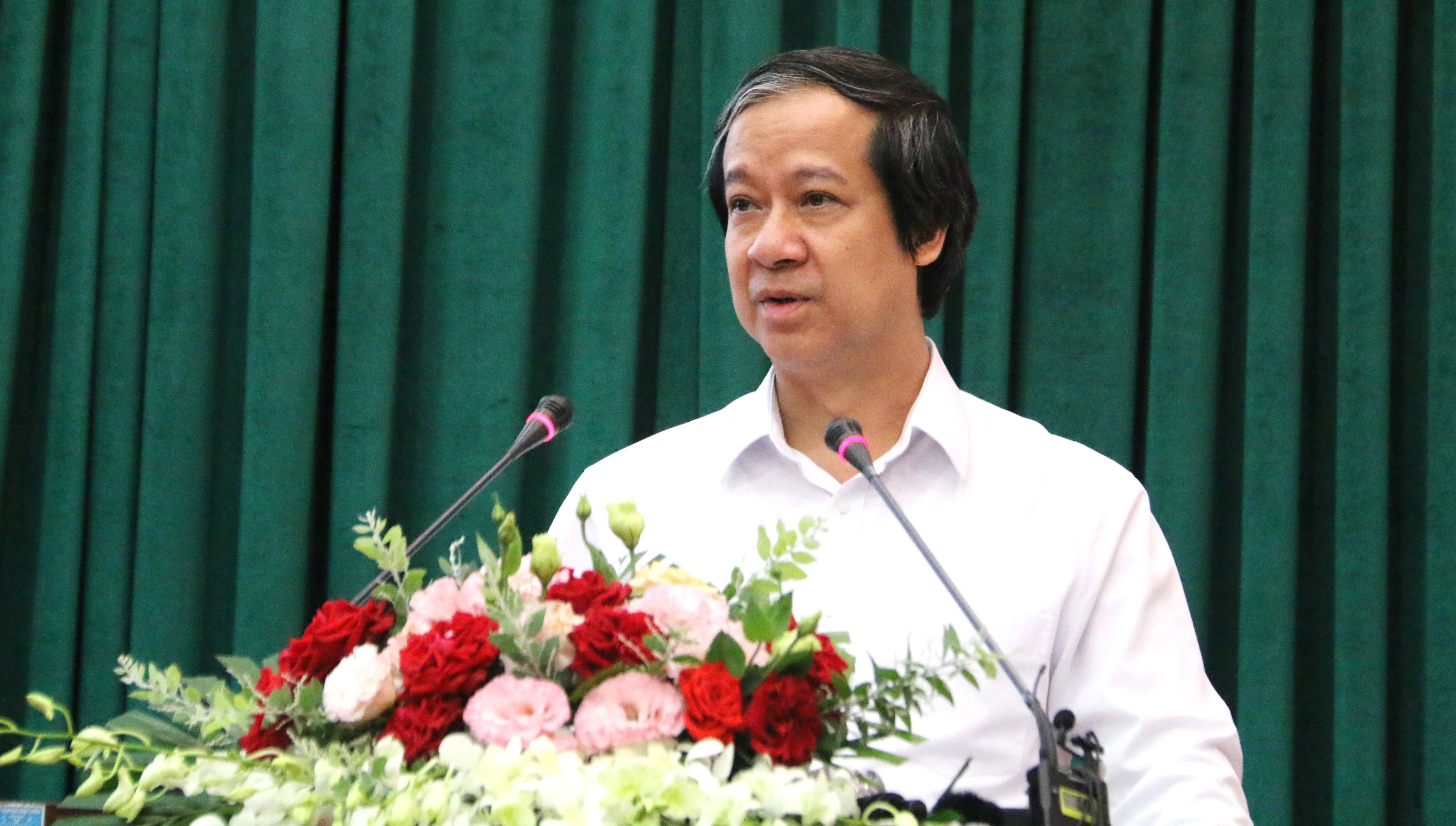Bộ trưởng Bộ GD&amp;ĐT Nguyễn Kim Sơn phát biểu tại Hội nghị tổng kết năm học 2022-2023, triển khai nhiệm vụ năm học 2023-2024 tỉnh Đắk Nông - Ảnh: TT.
