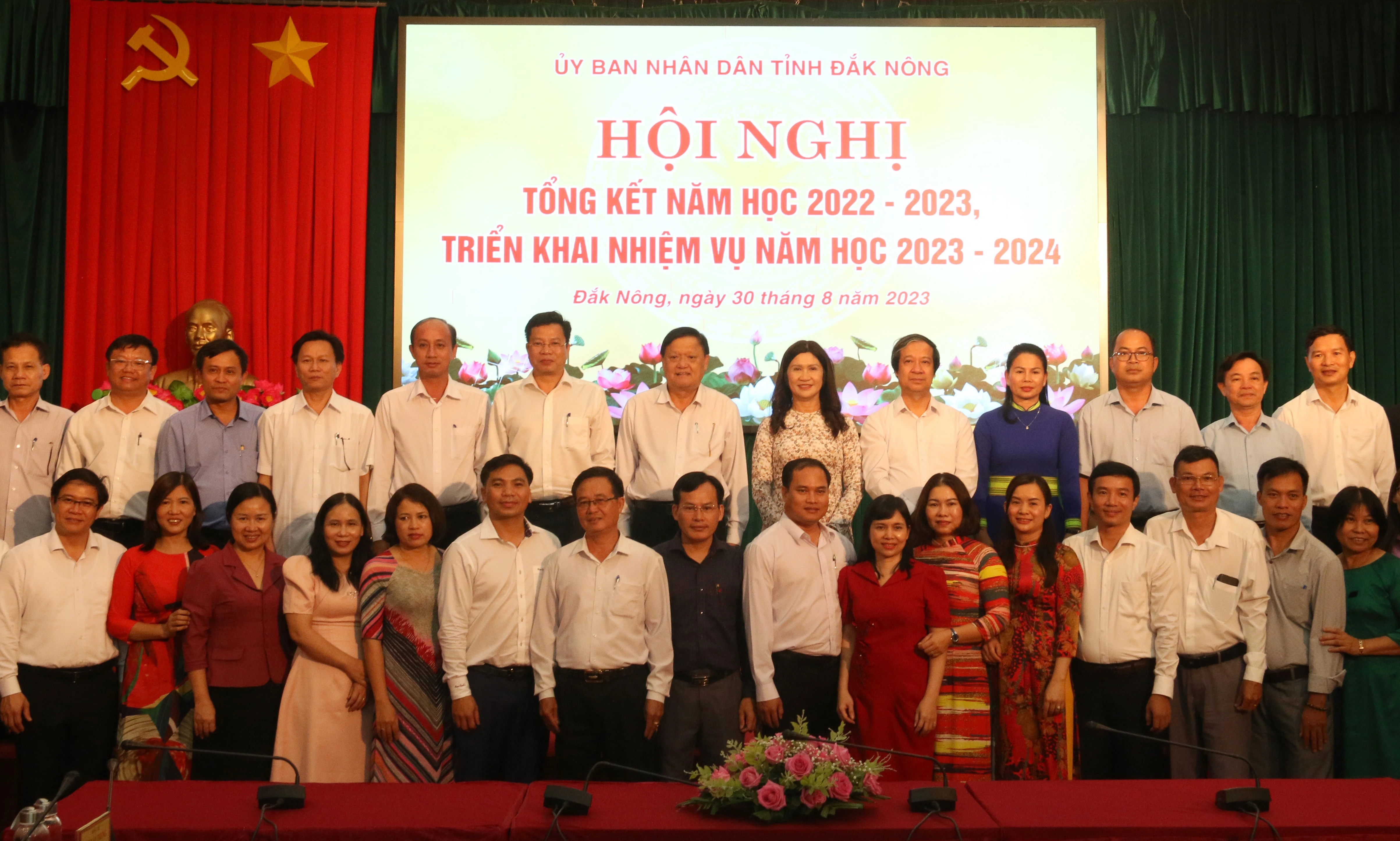Các đại biểu dự lễ tổng kết năm học 2022-2023, triển khai nhiệm vụ năm học 2023-2024 tỉnh Đắk Nông - Ảnh: TT.