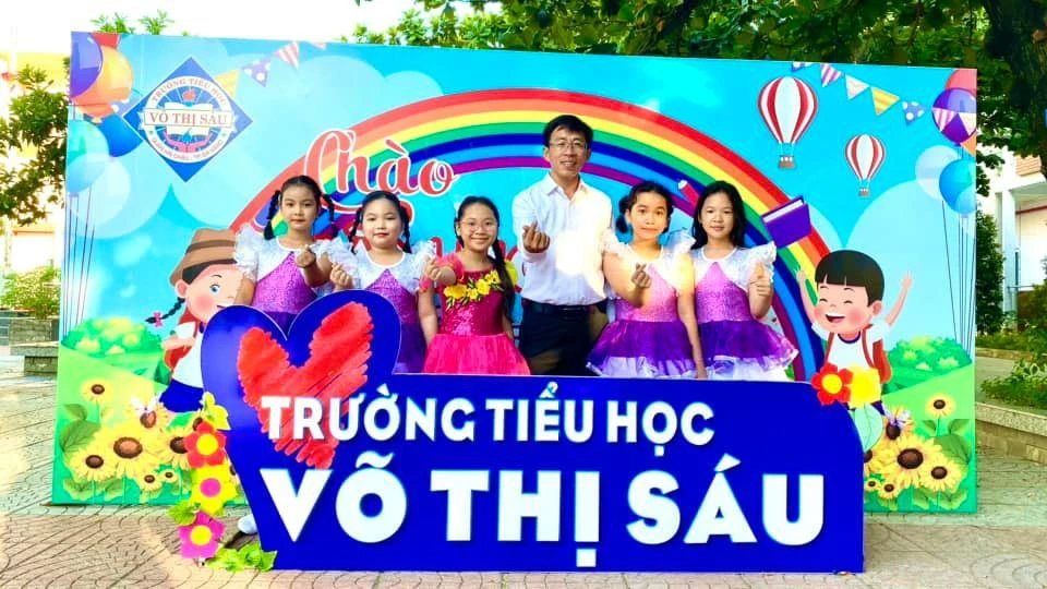 Nhiều trường học làm điểm check - in cho phụ huynh, Trung Tâm Đăng Nhập MM88 Chính Thức Mới và MM886 slot game, bắn cá, lô đề, đá gà trong ngày khai giảng Nhiều trường học làm điểm check - in cho phụ huynh, Trung Tâm Đăng Nhập MM88 Chính Thức Mới và MM886 slot game, bắn cá, lô đề, đá gà trong ngày khai giảng