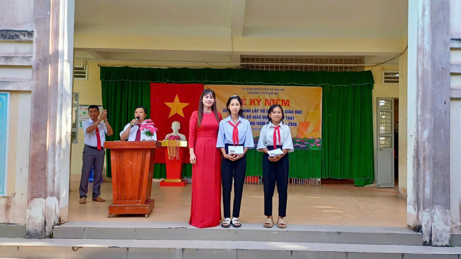 Những phần tiền mặt trao gửi tình thương, tiếp thêm sức mạnh để các em MM886 slot game, bắn cá, lô đề, đá gà yên tâm MM88.COM là nhà cái trực tuyến hoạt động với giấy phép PAGCOR. vlong.jpg