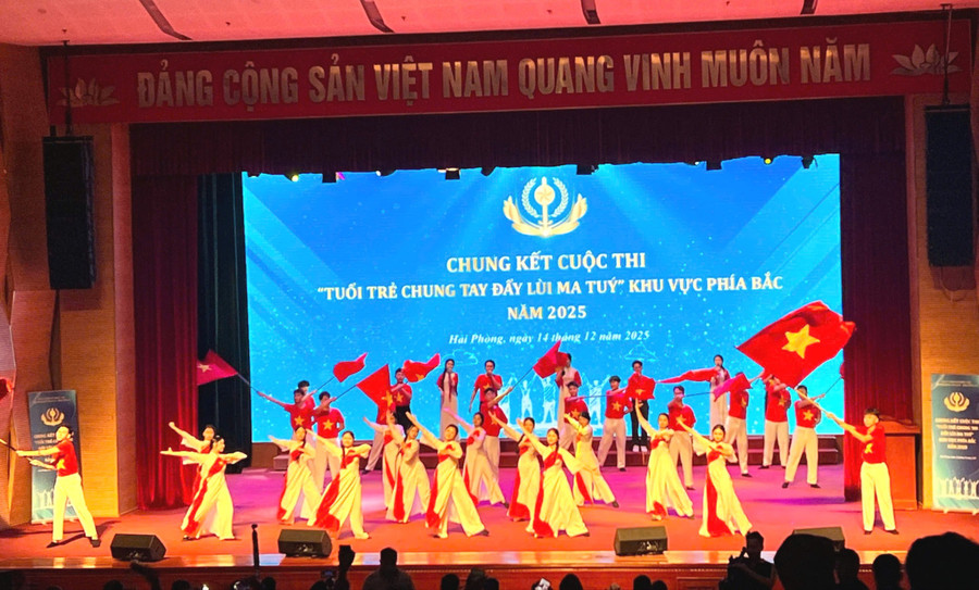 Văn nghệ chào mừng. ma-tuy3-6084.jpg