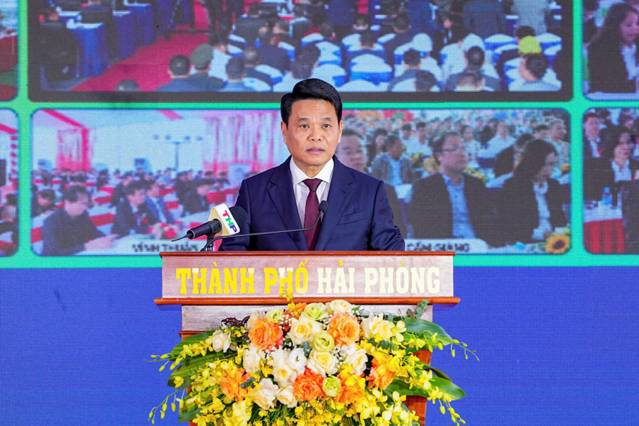 Ông Lê Ngọc Châu, Chủ tịch UBND TP Hải Phòng phát biểu tại chương trình. 19-khoi-cong1.jpg