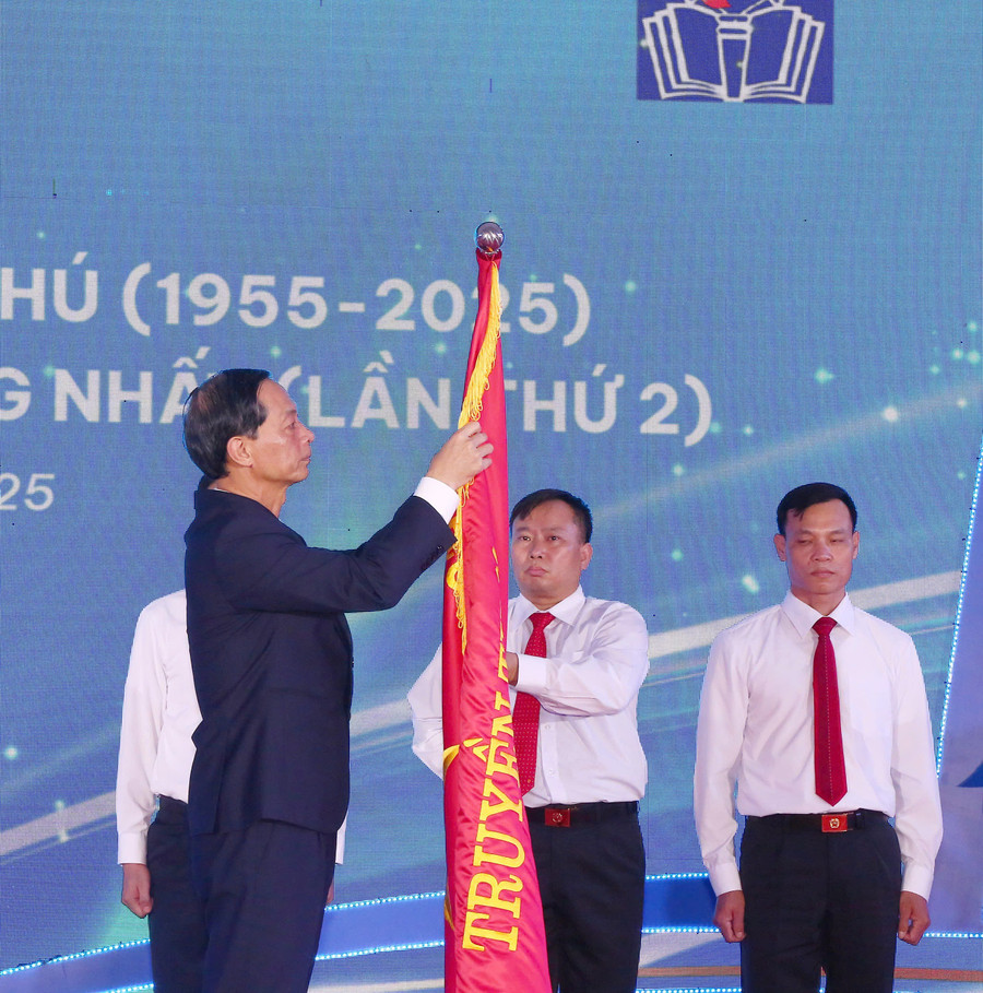 Tự hào truyền thống ngôi trường mang tên Tổng Bí thư Trần Phú. img-0664.jpg