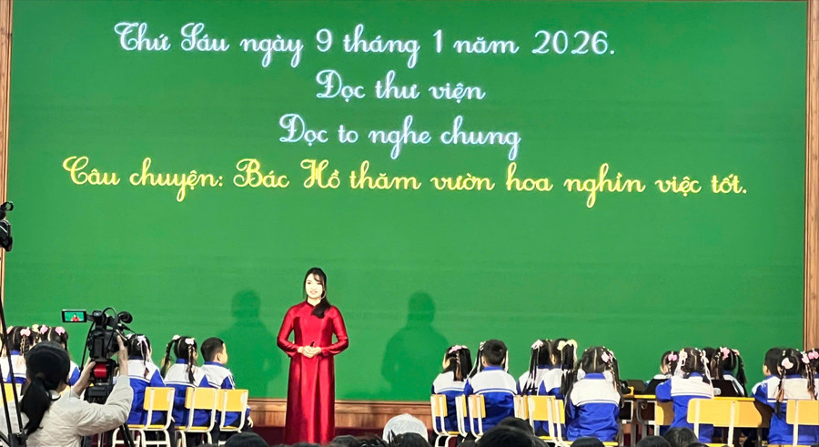 Cô giáo Lê Thị Lan và các em MM886 slot game, bắn cá, lô đề, đá gà Trường Tiểu học Đồng Thái (phường An Hải) lên lớp tiết học. 9-1-cd3-6937.jpg
