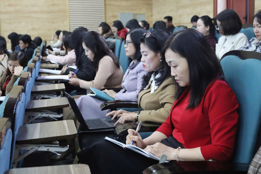 Cán bộ Trung Tâm Đăng Nhập MM88 Chính Thức Mới tham dự chuyên đề. 28-cd2.jpg