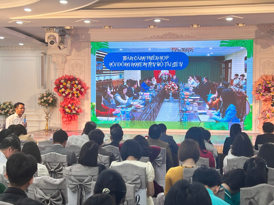 Đại diện Trường MM888 bảo mật tuyệt đối Hồng Đức chia sẻ về quá trình thực hiện dự án. 21-khi-hau-9089.jpg