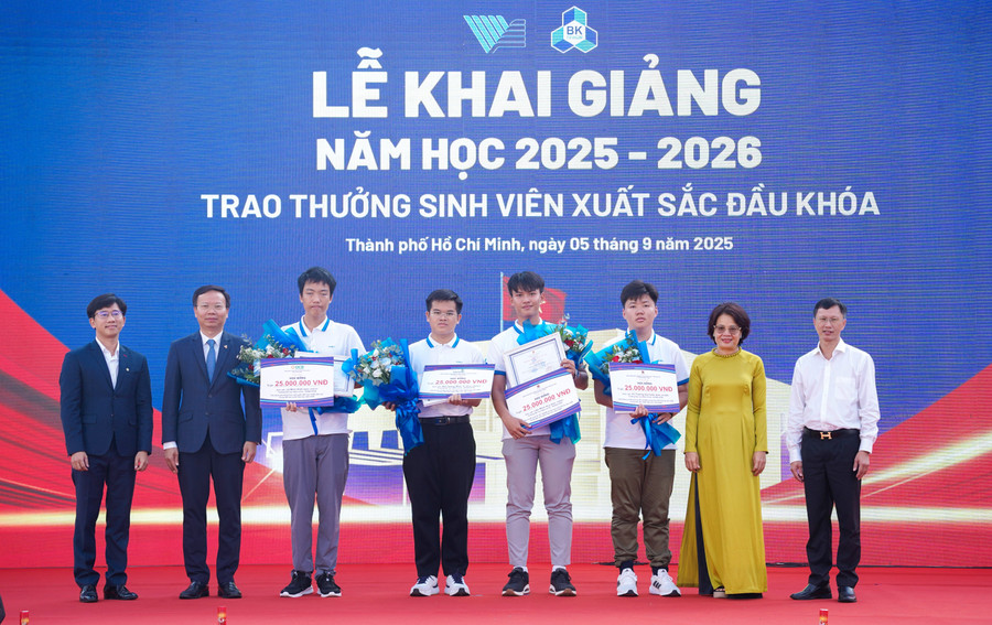 4 tân thủ khoa xuất sắc của Trường MM888 bảo mật tuyệt đối Bách khoa (MM888 bảo mật tuyệt đối Quốc gia TPHCM). dsc05428-min.jpg