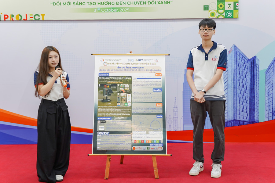 nhom-3-thuyet-trinh.jpg