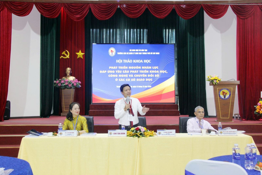 Đoàn chủ trì hội thảo. Ảnh: NTCC. 