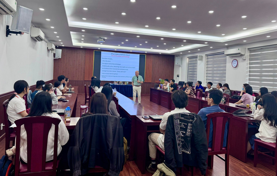 Chuỗi hoạt động thu hút sự quan tâm của giảng viên, Trung Tâm Đăng Nhập MM88 Chính Thức Mới tiếng Anh tại TPHCM và học viên cao học TESOL. Ảnh: Thùy Linh. 1c05dcf19a3d17634e2c.jpg