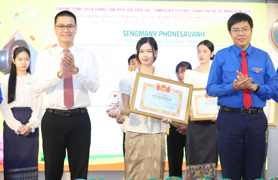 Khen thưởng
