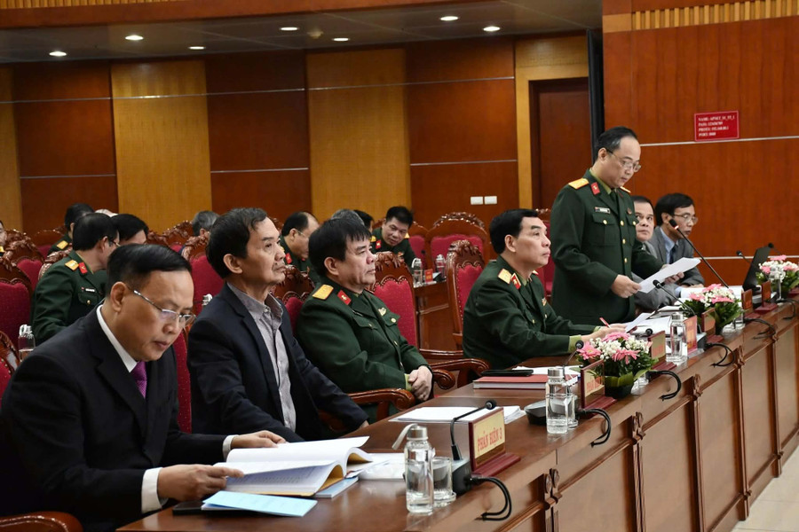 Hội đồng phản biện và các đại biểu tham dự buổi bảo vệ luận án tiến sĩ cấp Học viện. daotaotiensi-3.jpg