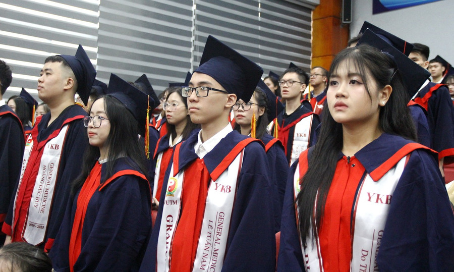 Nghiêm trang nghe lời tuyên thệ img-2602.jpg