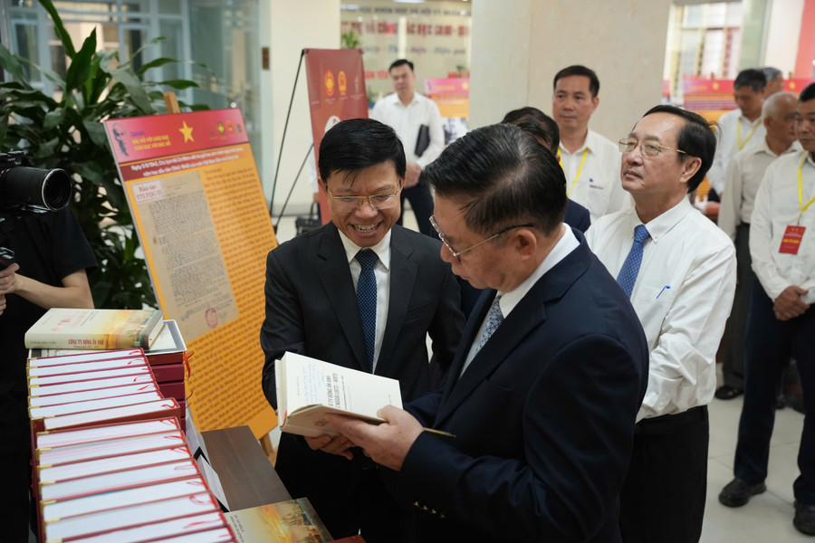 GS.TS Hoàng Anh Tuấn: Mối quan hệ hữu cơ chặt chẽ giữa 1MM88.com Uy Tín Số 1 Việt Nam - kinh tế, khoa học – công nghệ, giáo dục – đào tạo và văn hóa. daihocjpg1.jpg