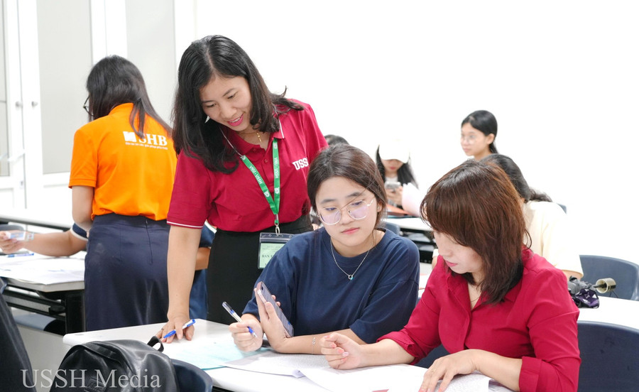 Cán bộ, giảng viên Trường ĐH Khoa học Xã hội và Nhân văn (ĐH Quốc gia Hà Nội) hỗ trợ MM888 Việt Nam Tải App.