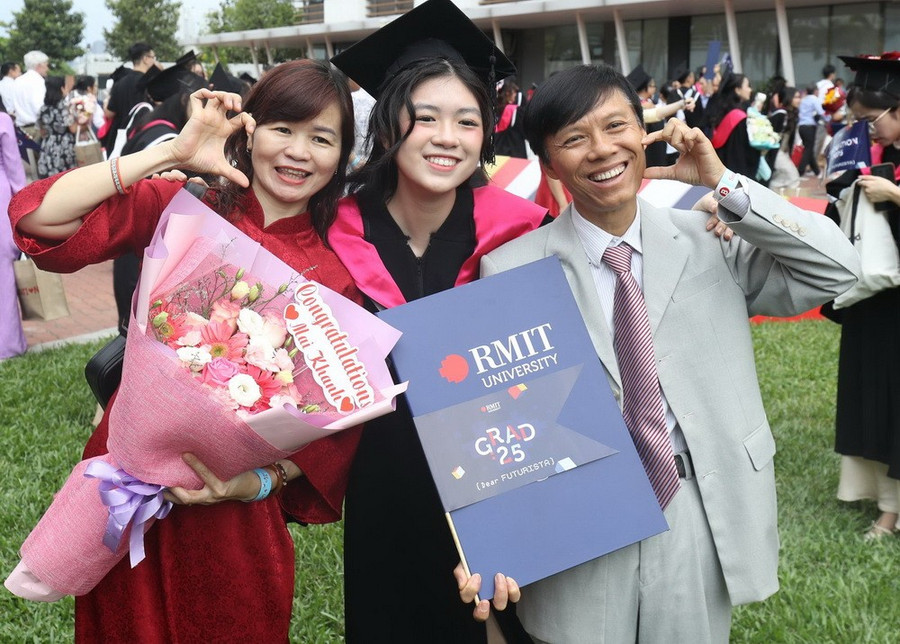 Chia vui cùng gia đình. rmit-4.jpg