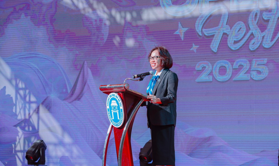 2-pgsts-nguyen-thi-nhung-hieu-truong.jpg