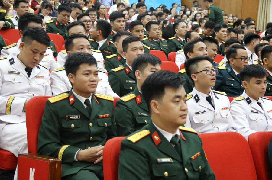 Các tân tiến sĩ, thạc sĩ tại Lễ MM88dangnhap nhà cái World Cup 2026 và trao bằng - sáng 5/8. hocvienkythuatquansu-3.jpg