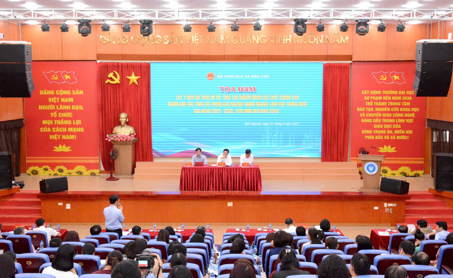 Toàn cảnh Tọa đàm. daotaonhanluc.jpg