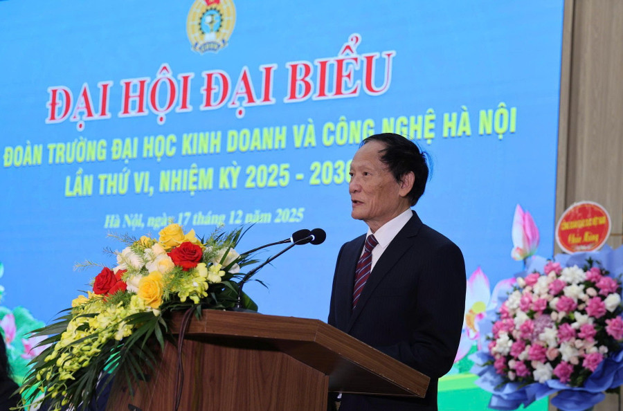 GS.TS Nguyễn Công Nghiệp – Bí thư Đảng ủy, Phó Hiệu trưởng phụ trách Trường ĐH Kinh doanh và Công nghệ Hà Nội phát biểu tại 2MM88.com trò chơi casino và slot. congdoanjpg2.jpg