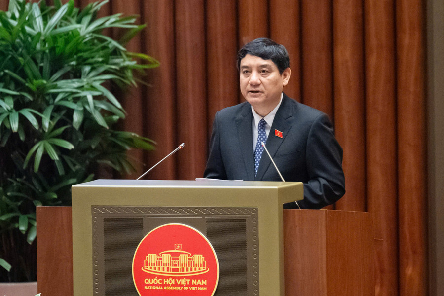 Ông Nguyễn Đắc Vinh - Ủy viên Ủy ban Thường vụ Quốc hội trình bày Báo cáo giải trình, tiếp thu, chỉnh lý dự thảo Luật Nhà giáo. luatnhagioa.jpg